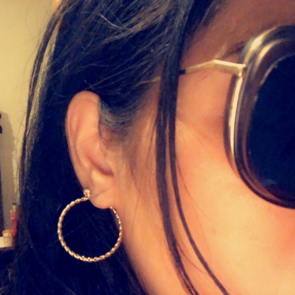 14k gold twistedgorgeous classy hoops any occasion - Picture 4 of 4